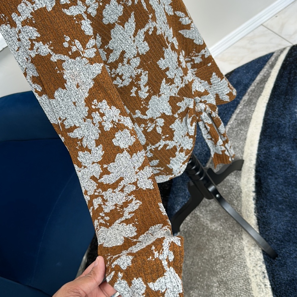 Top - Picture 4 of 5